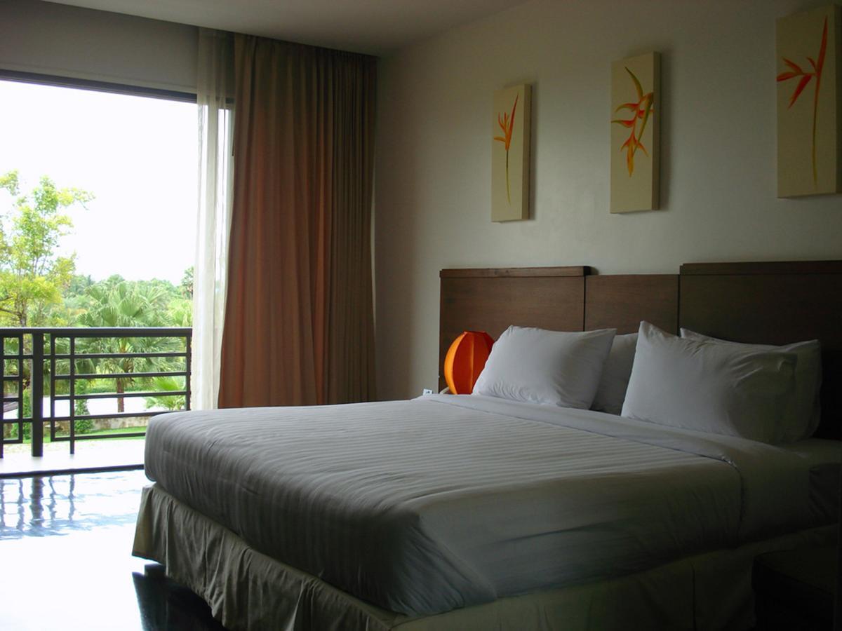 Suwan Golf & Country Club Guest House Nakhon Chai Si Exterior photo