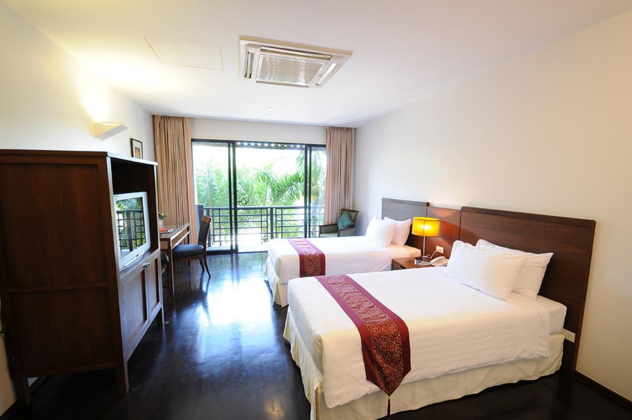 Suwan Golf & Country Club Guest House Nakhon Chai Si Exterior photo