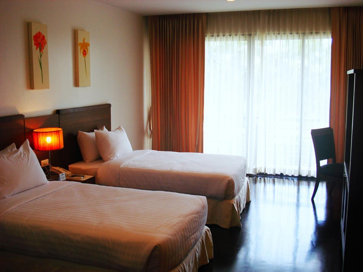 Suwan Golf & Country Club Guest House Nakhon Chai Si Exterior photo